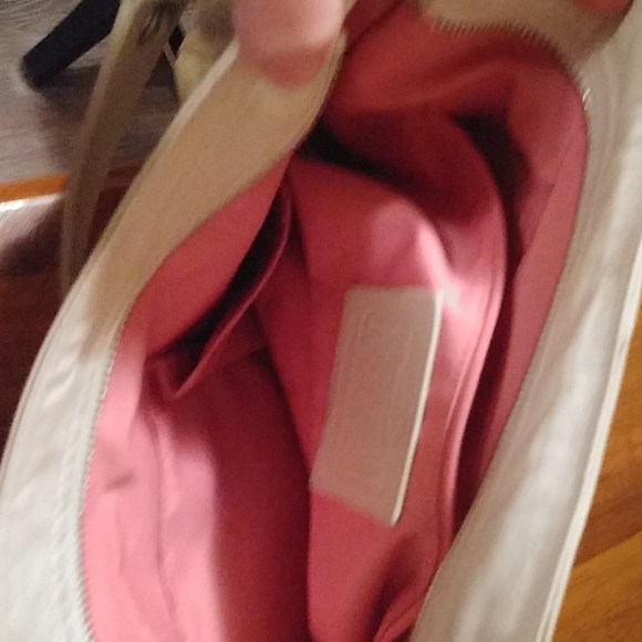 Ivory Coach Purse - Picture 4 of 6